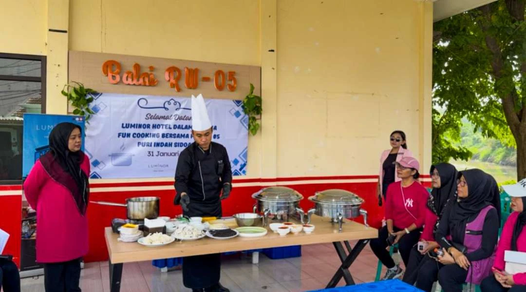 Chef Hotel Turun ke Komunitas, Masak Dimsum Bersama Emak-emak Warnai Harjasda ke-167