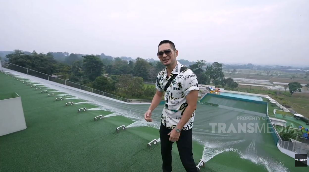 Pacu Adrenalin Di Water Slide Tertinggi Se Jawa Timur | I PEDIA